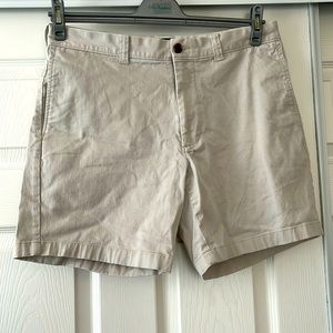 J Crew Men’s Khaki Shorts 7” inseam